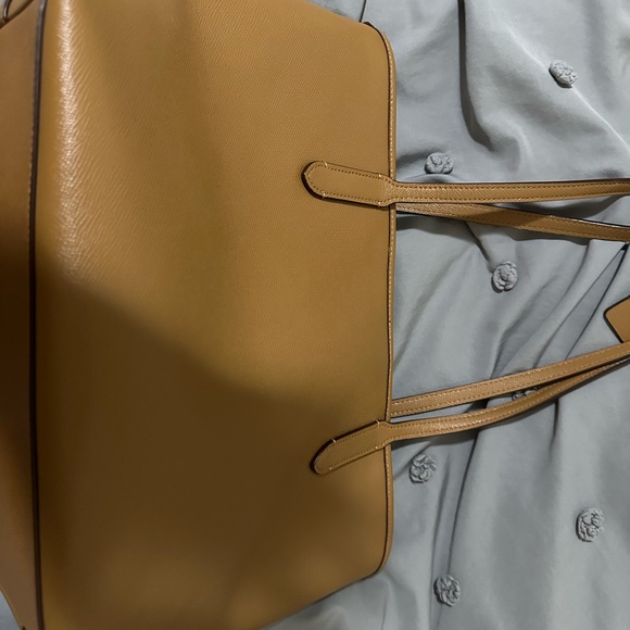 Coach tote in MINT condition - Picture 8 of 9